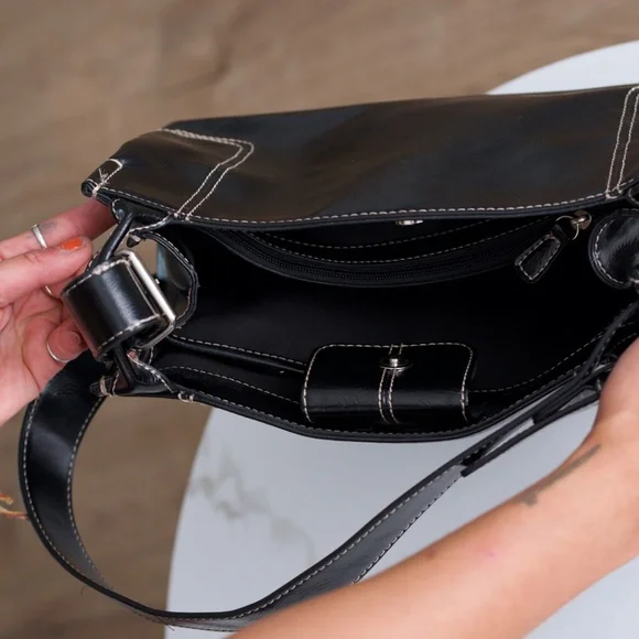 Black Purse - Picture 4 of 5